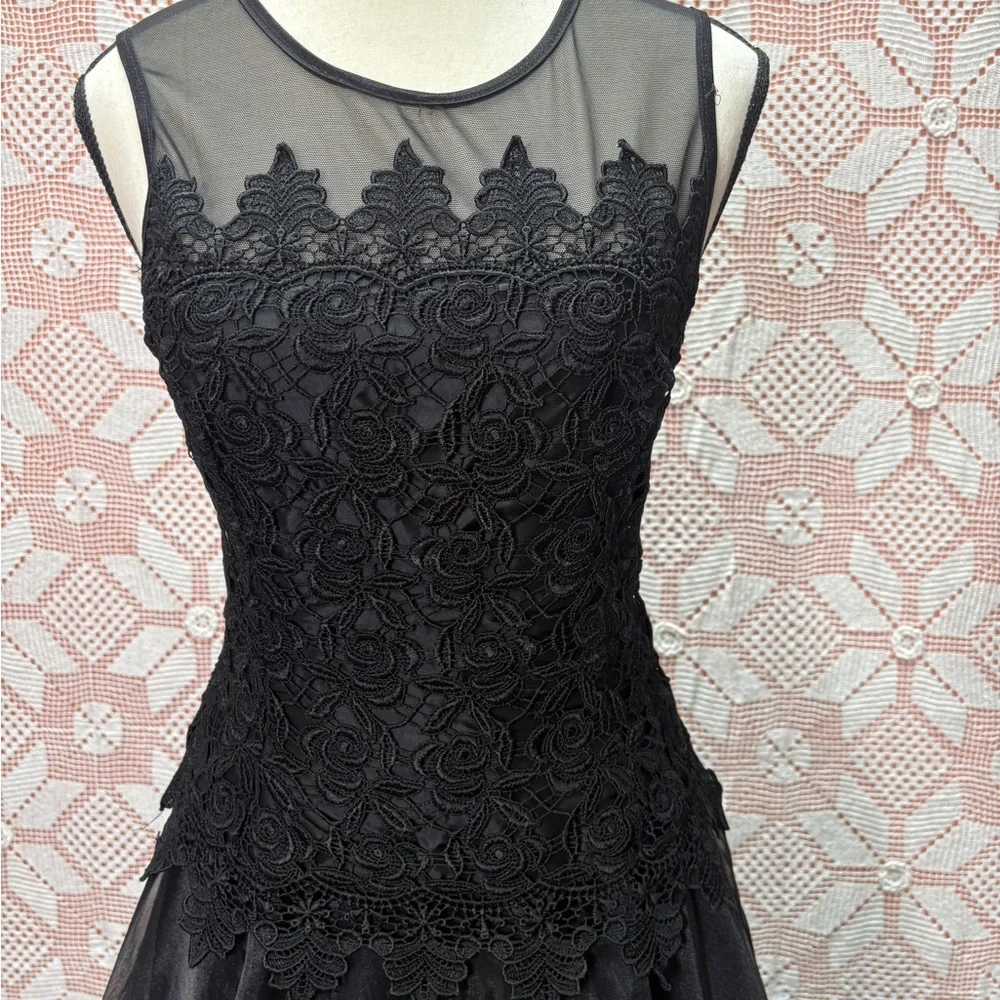 Vintage Vanessa Steven’s Elegant Black Lace Evening Gown Sz Sm - Picture 2 of 8